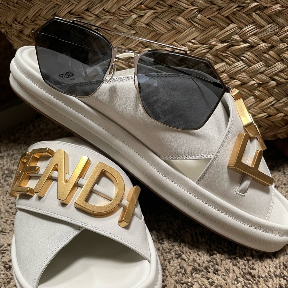 Fendi Aviator FF logo Sunglasses